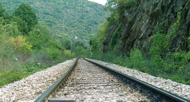 Владата сака да гради пруга до Струга, а МЖ Инфраструктура не може да врати 10 милиони евра