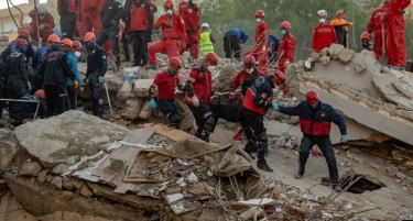 ПО ЗЕМЈОТРЕСОТ ВО ИЗМИР: Две деца по три дена извадени живи од под урнатините