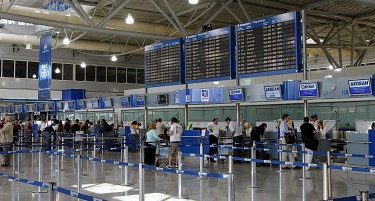 Во Грција до крајот на ноември само со негативен ПЦР за патниците од сите земји
