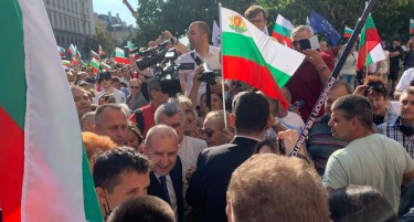 Анкета: Повеќето Бугари се за влез на Македонија во ЕУ но прво да ги исполни условите