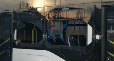 Повредени 20-тина текстилни работнички во судар на автобуси