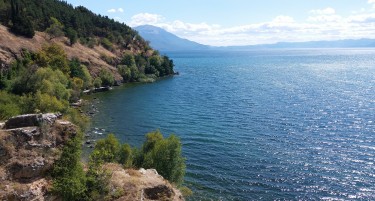 Се лизнал од карпа и загинал во Охридското езеро