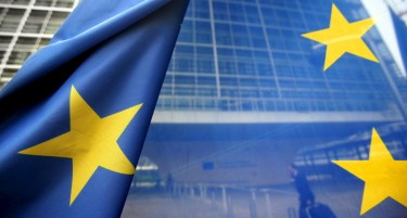 Фајненшл Тајмс: Прерано е Македонија да се радува на почеток на преговорите со ЕУ