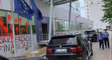 Државјани на Македонија помагале косовци преку Драч да заминуваат за Италија