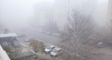 УТРОВО ПОВТОРНО ВИСОКИ НИВОА НА ЗАГАДУВАЊЕ, скопјани се гушат, намалена видливост поради магла