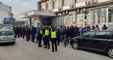 ФАКТОР НА ДЕНОТ: Две условни кaзни и една ослободителна пресуда за пожарот во модуларната болница во Тетово