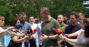 ЛИДЕРОТ НА ВМРО-ДПМНЕ ДОБИ МАЛА УТЕХА - судот ја прифатил тужбата на Мицкоски за негов наводен имот