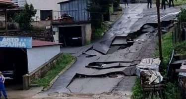 Јавни државни претпријатија ќе ги санираат патиштата во Делчево и Крива Паланка оштетени од поплавите