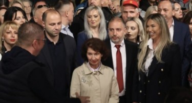 Аделина Тахири повторно во први редови на митинг на ВМРО-ДПМНЕ
