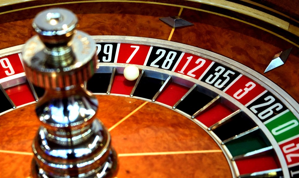 Со предлог законот за игри на среќа се отвора патот за диви обложувалници и казина