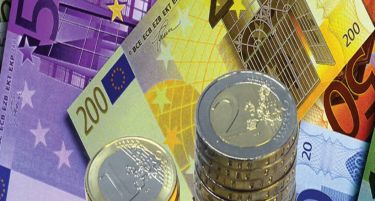 НИКОЈ НЕ МОЖЕ ДА ГО ЗАПРЕ: Еврото ја собори оваа валута