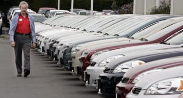 Паѓа продажбата на нови автомобили во ЕУ