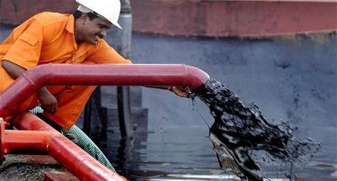 Еколошка катастрофа: Илјадници тони нафта се излеале во подрачје со најчиста вода на планетата