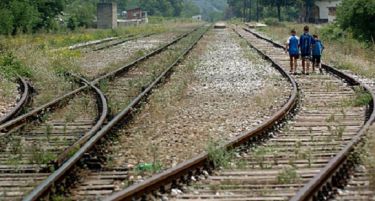 Македонските возови останаа и без патници и без стока!
