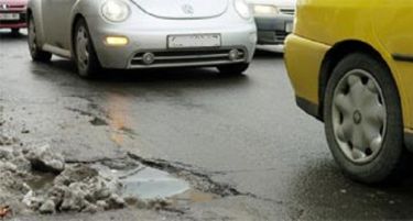 Пилот проект: Скопска општина со ГПС ќе пополнува дупки по улиците!