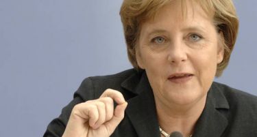 НАРОДОТ ЈА САКА - и по 14 години власт Меркел останува најпопуларен германски политичар