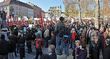 Фото:Словенија на протести