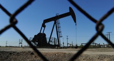 Експанзијата на новозаразени во две земји ја урна цената на нафтата
