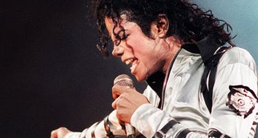 Костумите на Мајкл Џексон продадени на аукција за 5 милиони долари