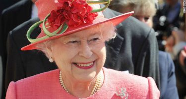 Кралицата Елизабета и во тридимензионален формат