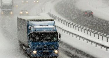 Снег во Македонија – на превојот Стража имаше и забрана за камиони
