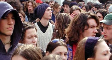 Истражување на Франција: Зголемен бројот на млади Македонци кои сакаат да се отселат