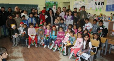 500 деца на божикен ручек во Прилеп