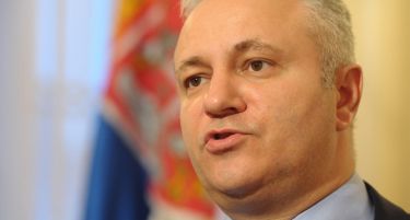 Се за Србија: владините министри подготвени дури и за намалување на платата?