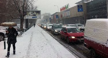 220 тони сол фрлени низ Скопје