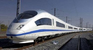 Кина инвестира 100 милијарди долари во железницата