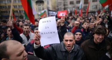 Бугарската влада ги слушна граѓаните, нема оставка ама ќе има поевтина струја!