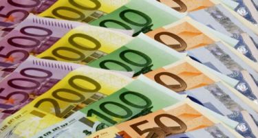 Марио Драги: И покрај притисокот, нема промена на курсот кај еврото