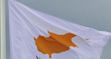 Скандал во Кипар: Министерот си го загуби службениот автомобил!