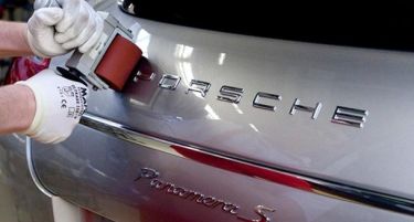 Porsche вработува 3.000 луѓе во фабриката во Германија