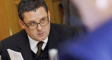 Кризата зема замав, ова е човекот кој од милијардер стана милионер!