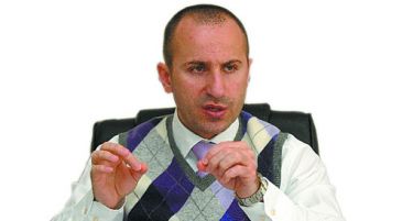 Костадиновски: Фирмите отсега ќе се регистрираат електронски, без никаков трошок