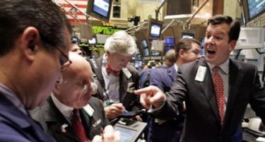 На Волстрит S&P 500 ослабе трет ден по ред