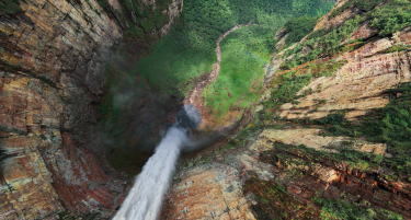 ФОТО: Највисокиот водопад во светот-позната туристичка атракција!