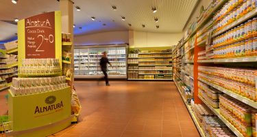 Се повлекуваат детски кашички од маркетите на „ДМ“, пронајдено е стакло!