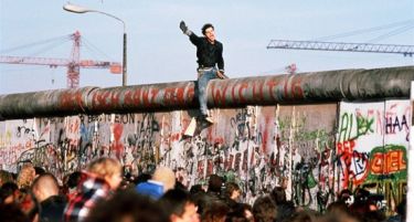 63 метри висок, станбено деловен објект му се заканува на Берлинскот ѕид