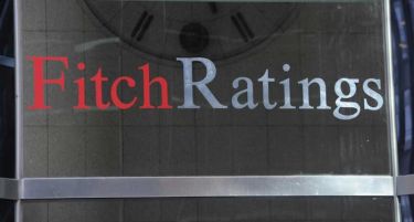 „Фич“ ги намали рејтинзите на двете најгоелми кипарски банки