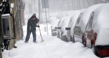 Крај на снежната бура во Унгарија-згрижени околу 13.000 луѓе