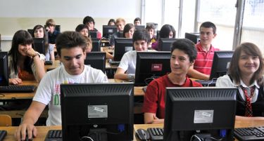 Пад на продажбата на персонални компјутери во светот