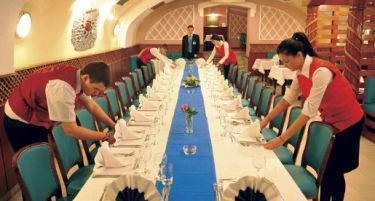 Црна Гора сака да вработи 10.000 сезонски работници