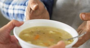 Се повеќе Французи се хранат во народни кујни