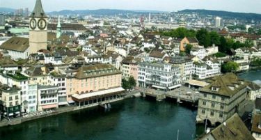 11,8% од Швајцарците примаат плата недоволна за егистенција