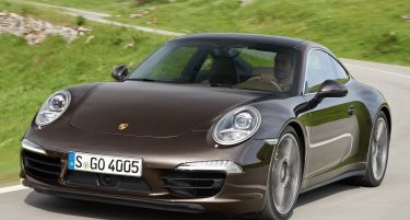 Моделите на Порше се продаваат како алва