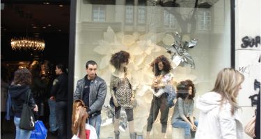 Грчките продавници ќе работат на 1-ви мај