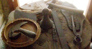 Подобро занает, отколку факултетска диплома