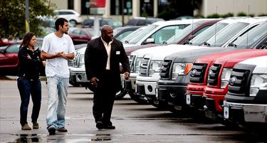 Рекордна продажба на автомобили во САД